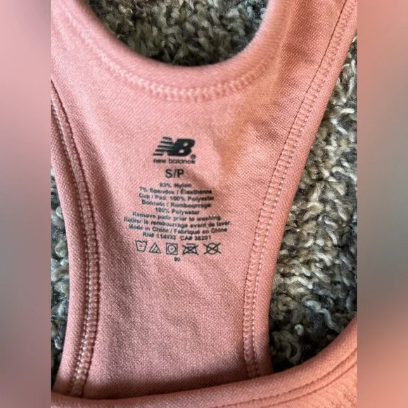 5/$25 New Balance NWOT salmon colored sports bra size small - Picture 3 of 4
